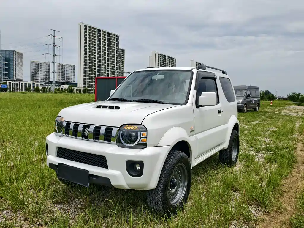 Suzuki Jimny 2018 — фото 1