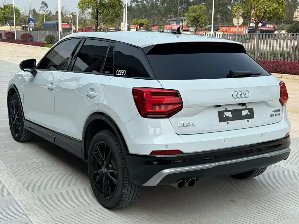 Audi Q2L 2019 — фото 4