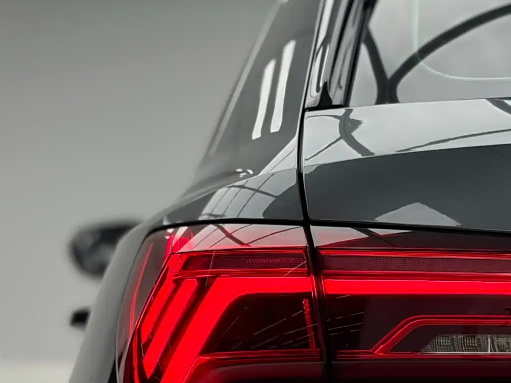 Audi Q3 2022 — фото 7