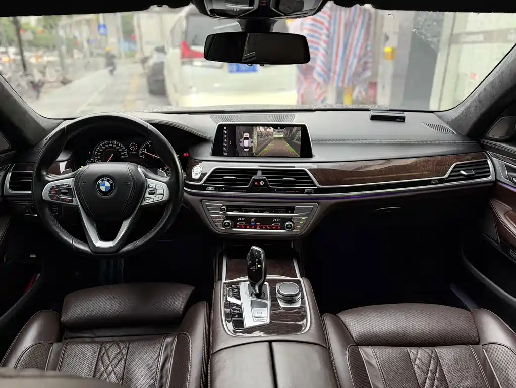 BMW 7 Series 2017 — фото 4
