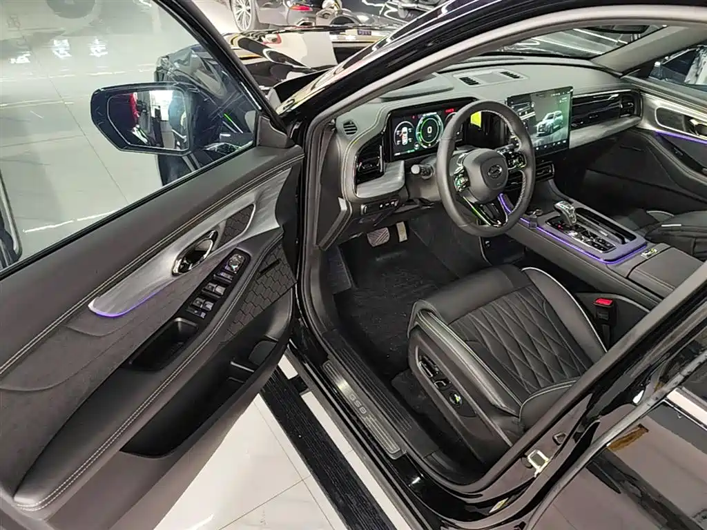 GAC Motor Trumpchi GS8 2024 — фото 16
