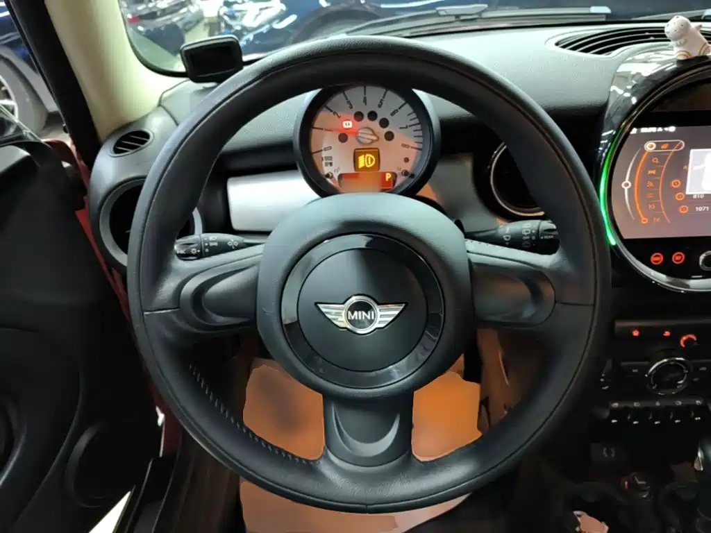 MINI Clubman 2015 — фото 11
