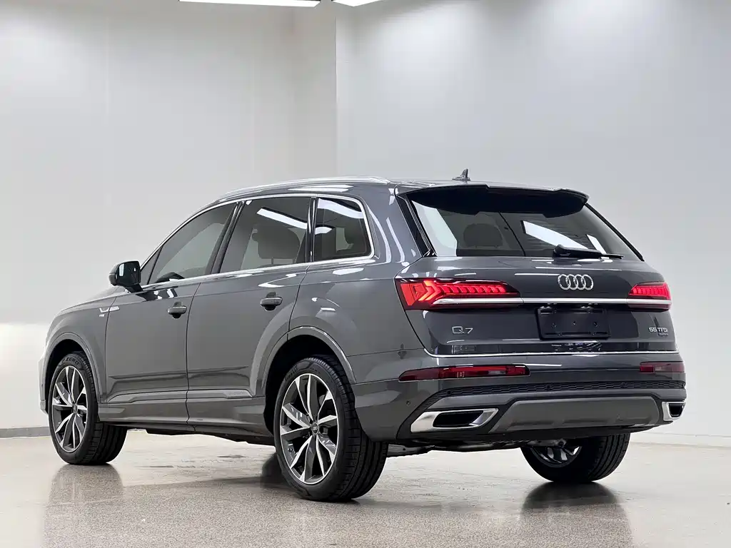Audi Q7 2021 — фото 5