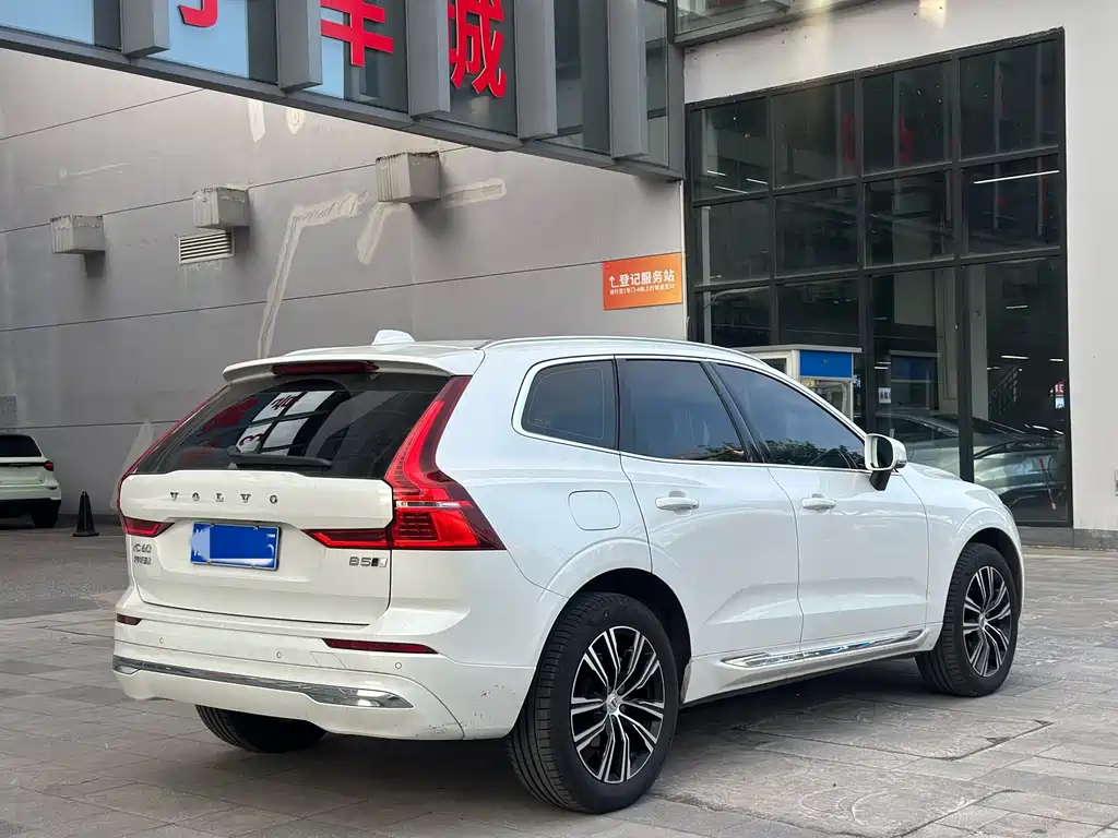 Volvo XC60 2022 — фото 4