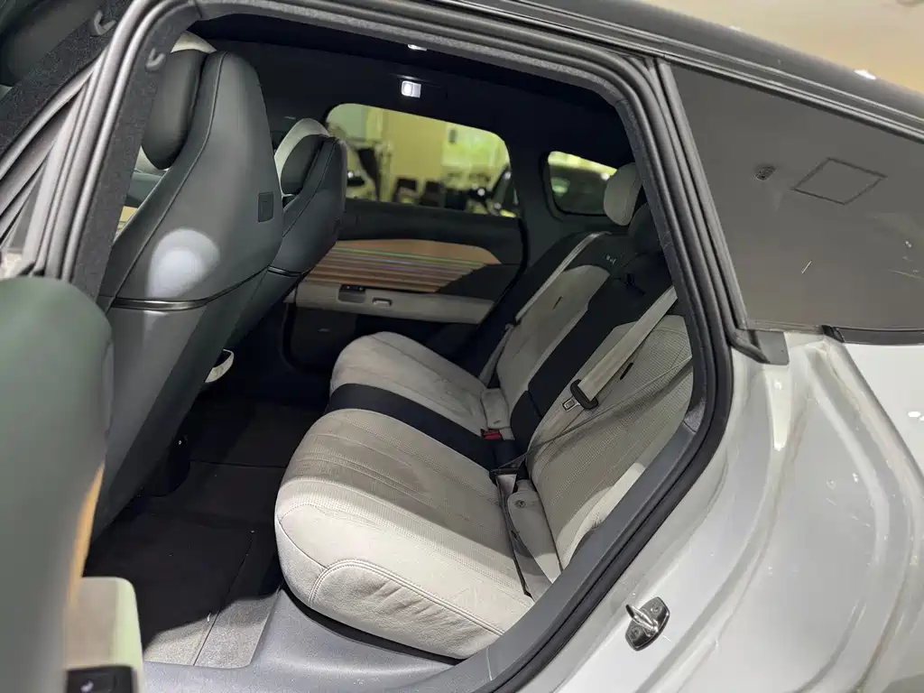 Audi E5 Sportback 2025 — фото 11