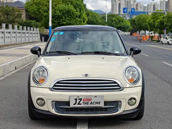 MINI 2012