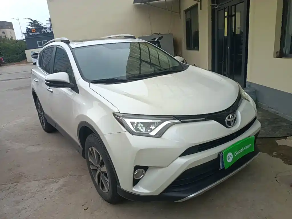 Toyota RAV4 2019 — фото 4