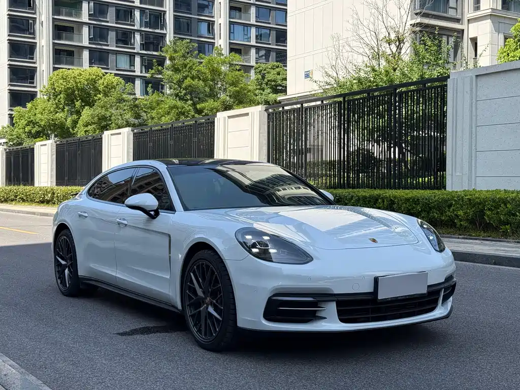 Porsche Panamera 2018 — фото 4