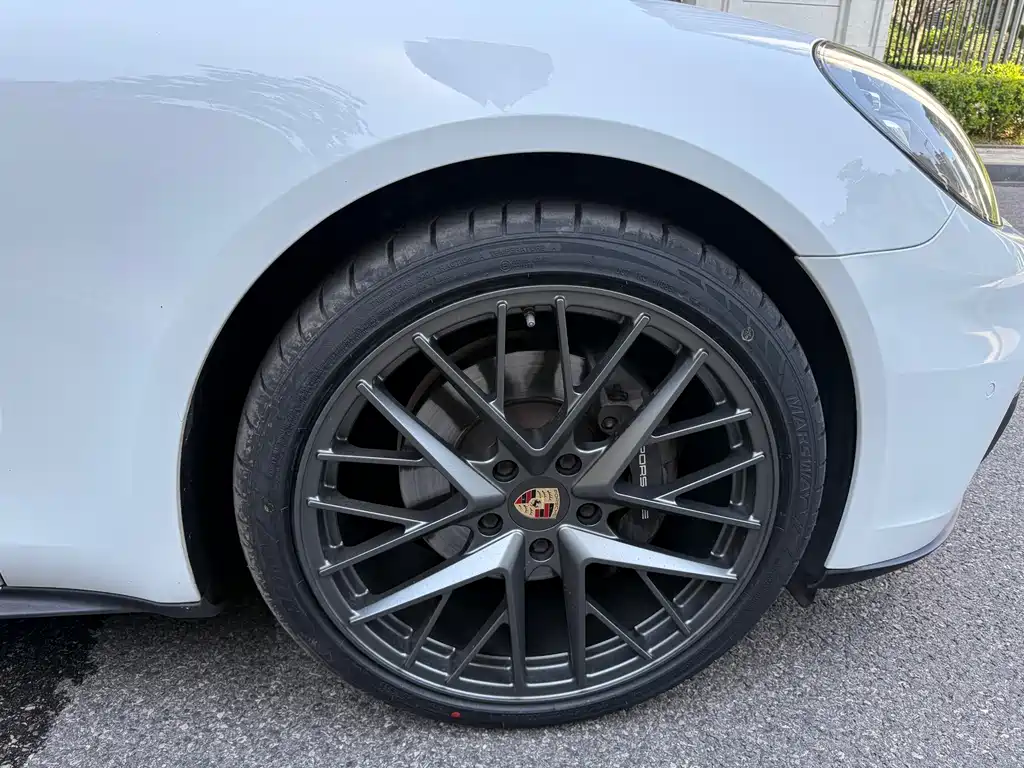 Porsche Panamera 2018 — фото 21