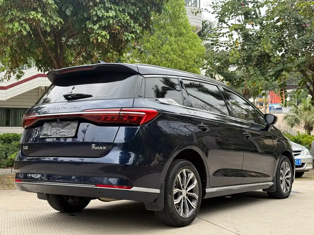BYD MAX 2022 — фото 10
