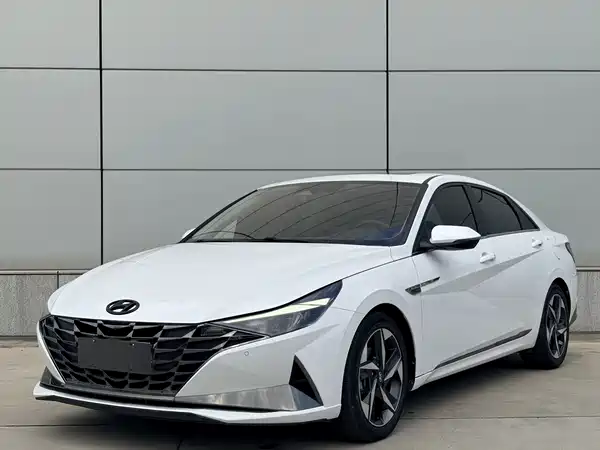 Hyundai Elantra 2022