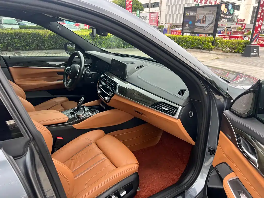 BMW 6 Series GT 2020 — фото 10