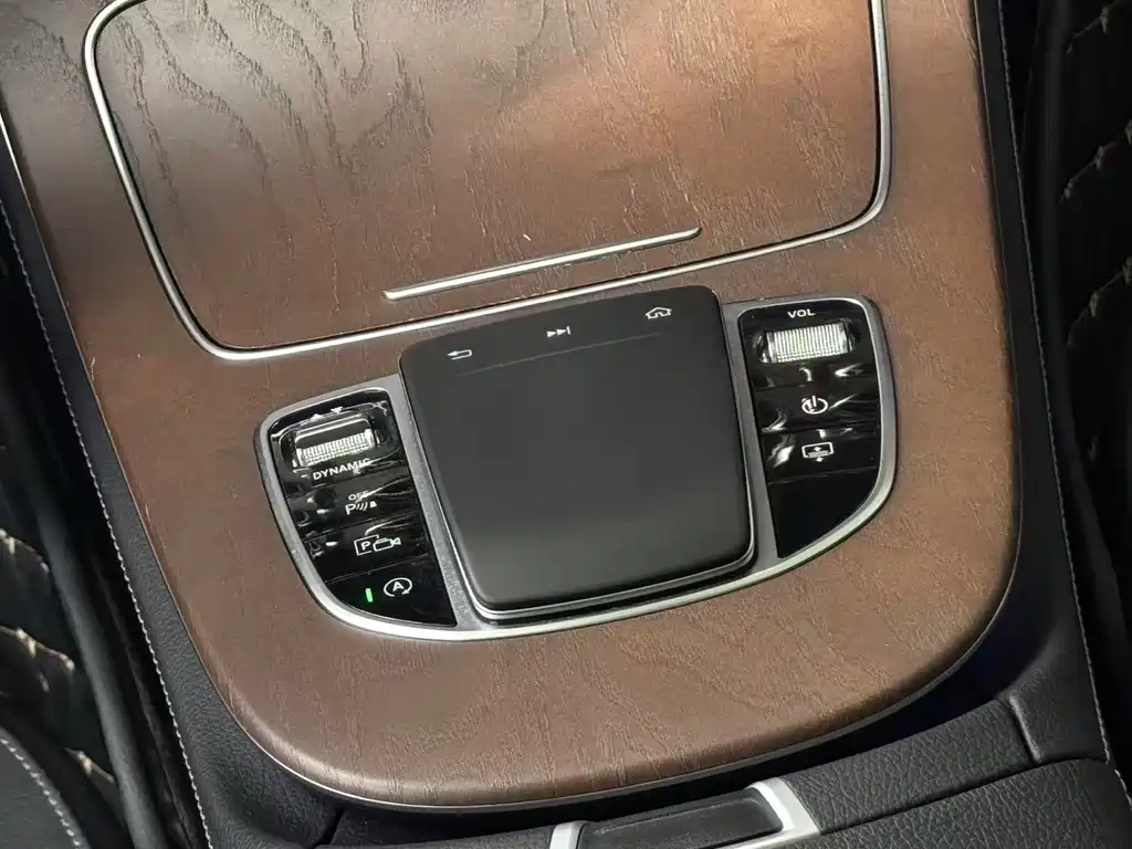 Mercedes-Benz E-Class 2020 — фото 12