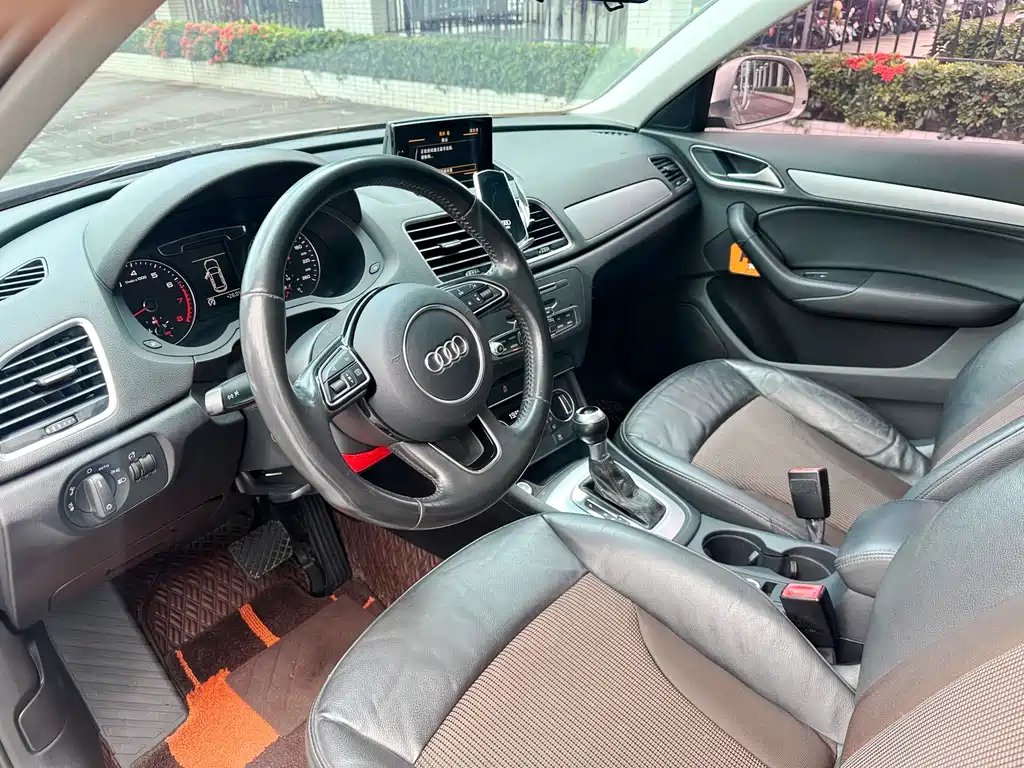 Audi Q3 2017 — фото 14
