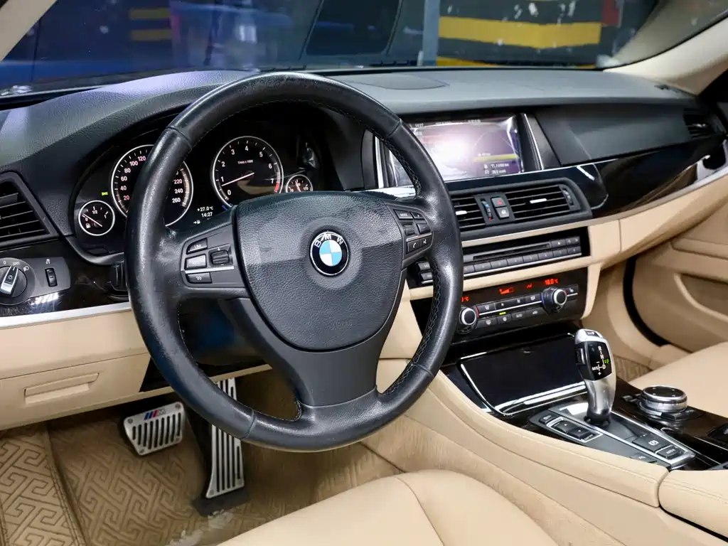 BMW 5 Series 2012 — фото 12