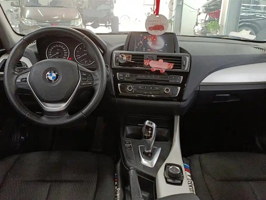 BMW 1 Series 2017 — фото 12