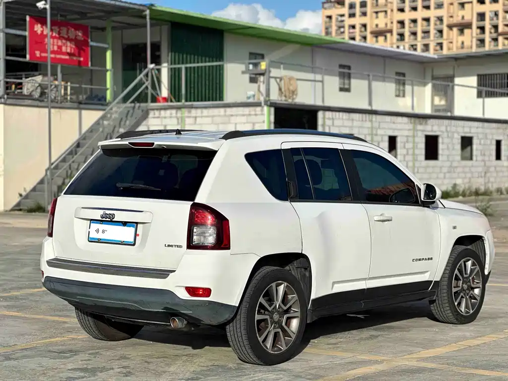 Jeep Compass 2014 — фото 16