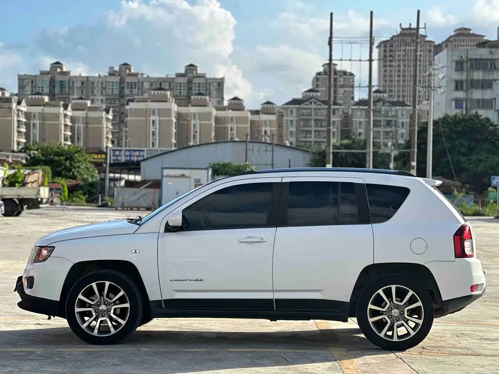 Jeep Compass 2014 — фото 13