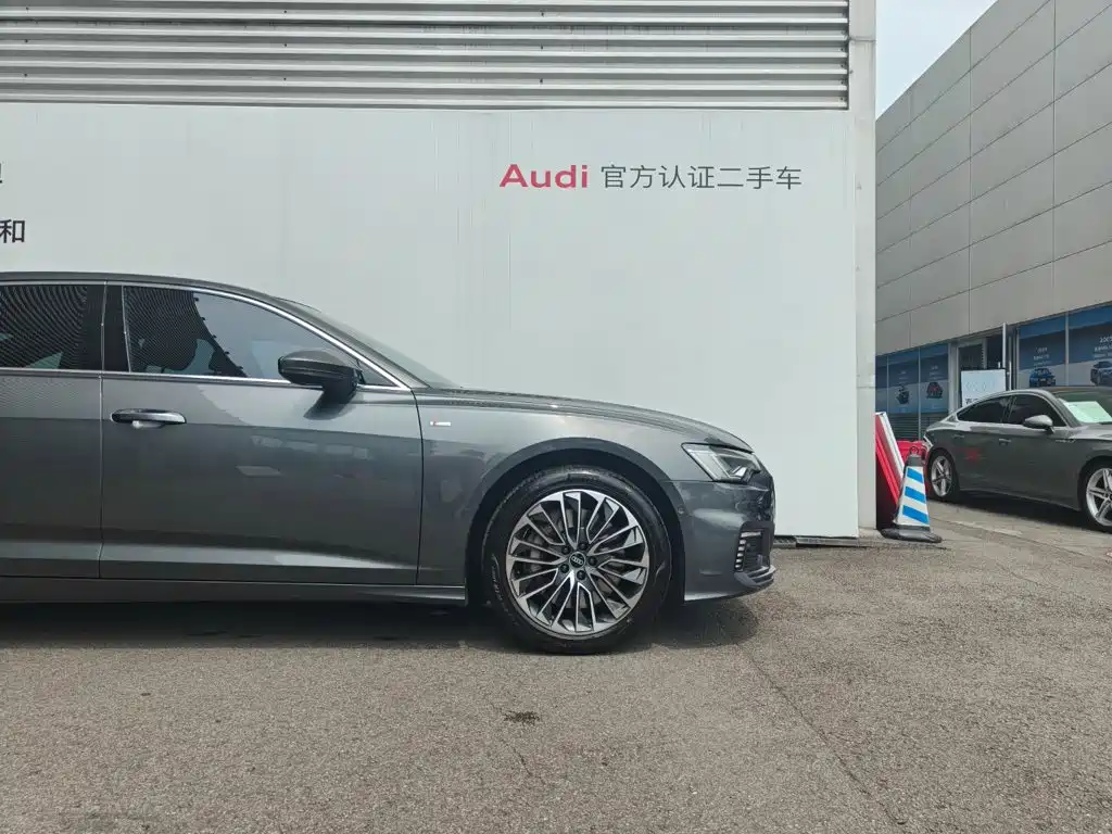 Audi A6L New Energy 2022 — фото 18