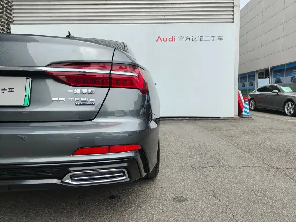 Audi A6L New Energy 2022 — фото 17