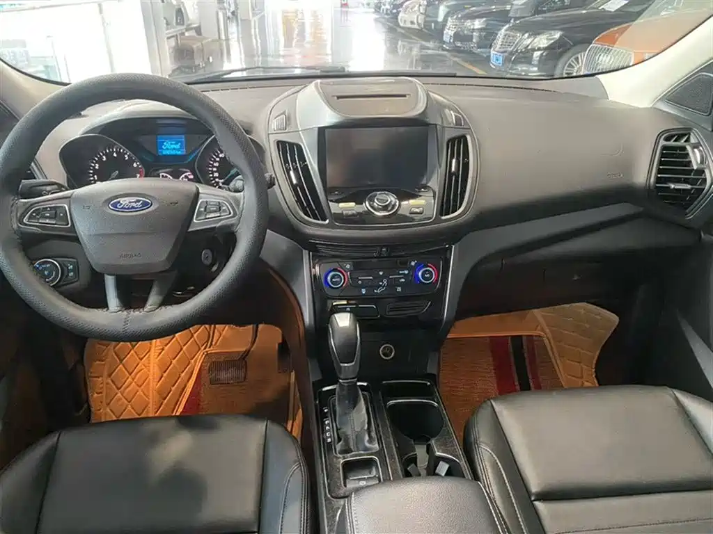 Ford Kuga 2017 — фото 13