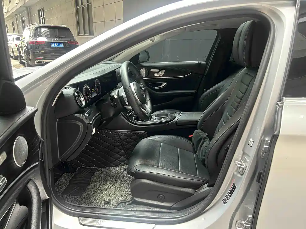 Mercedes-Benz E-Class 2020 — фото 14