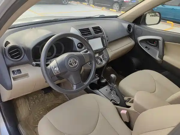 Toyota RAV4 2012