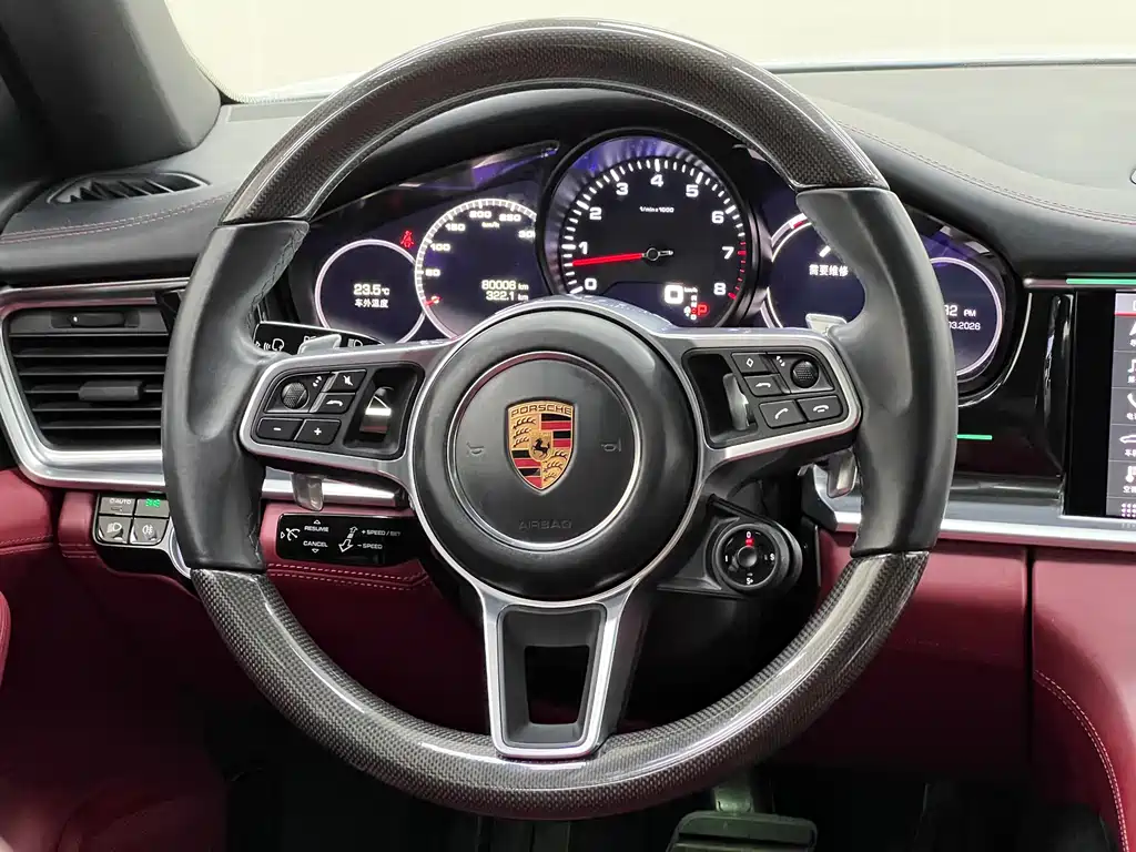 Porsche Panamera 2017 — фото 28