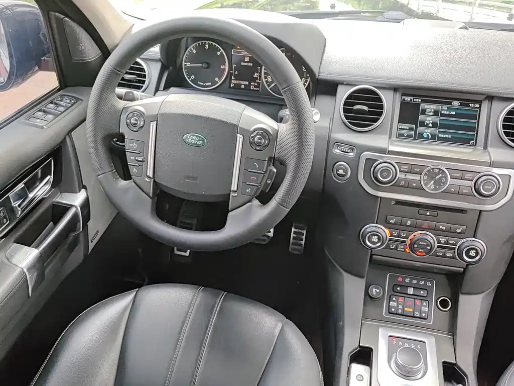 Land Rover Discovery 2013 — фото 18