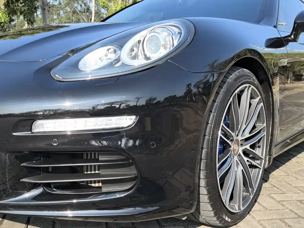 Porsche Panamera 2016 — фото 10