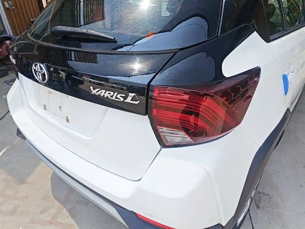 Toyota Yaris L 2021 — фото 8