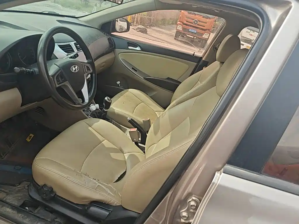 Hyundai Accent 2014 — фото 15