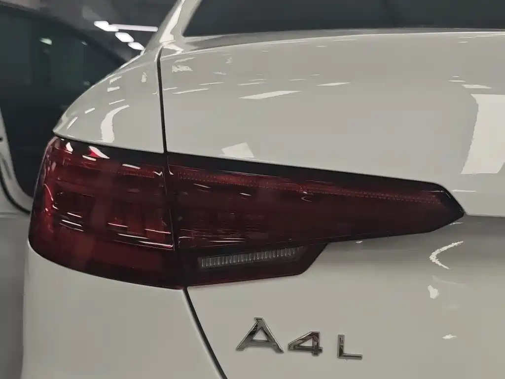 Audi A4L 2018 — фото 16
