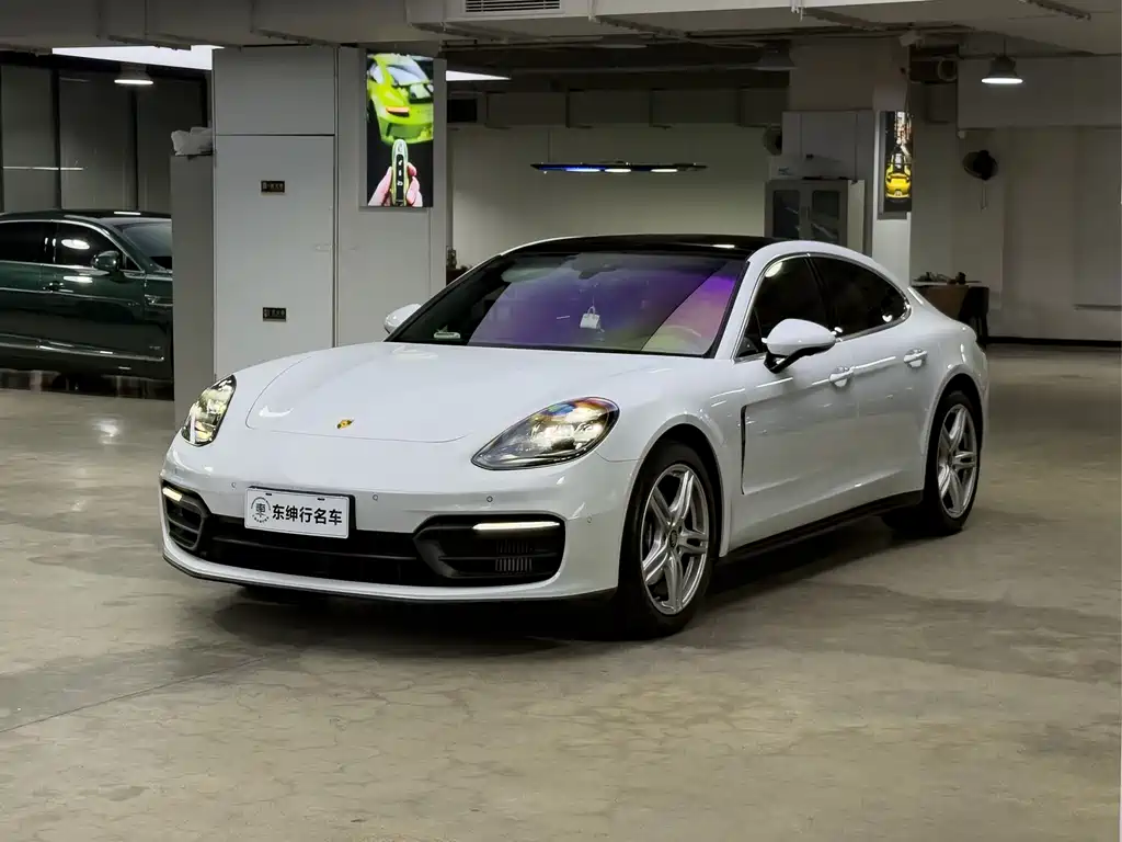 Porsche Panamera 2023