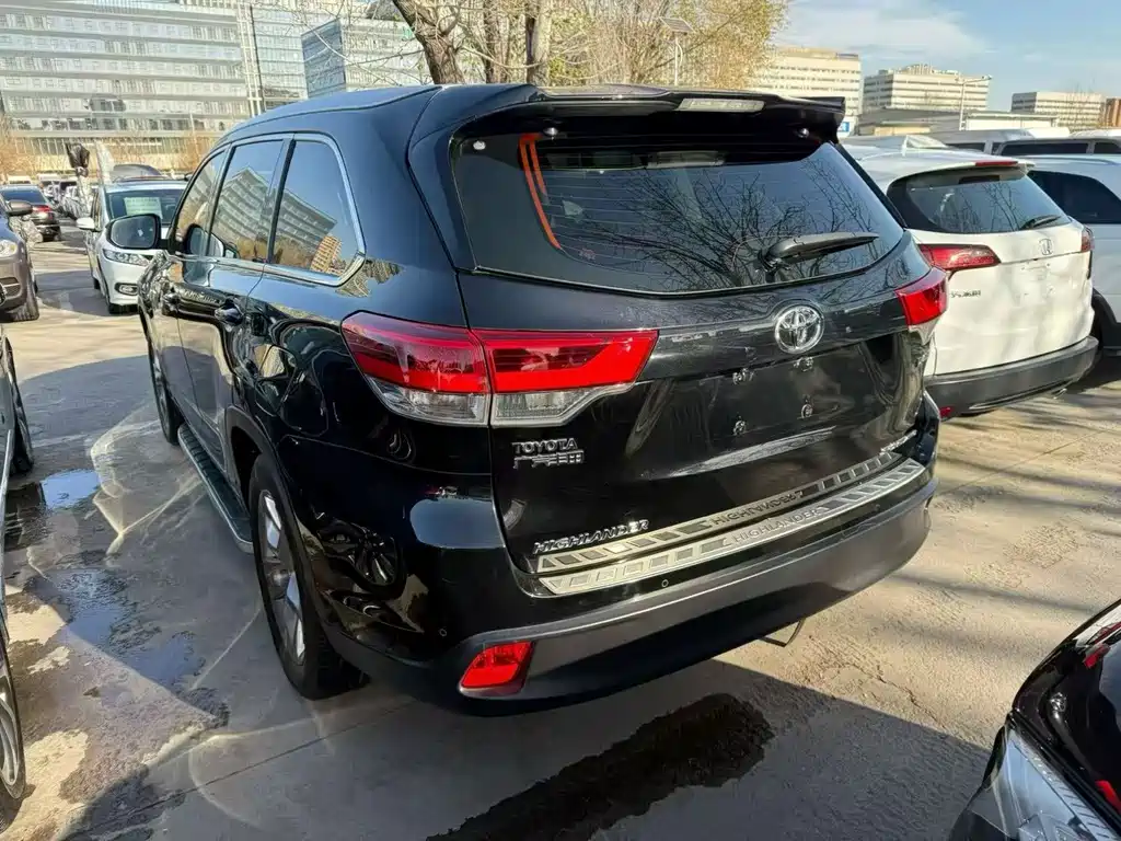 Toyota Highlander 2019 — фото 2