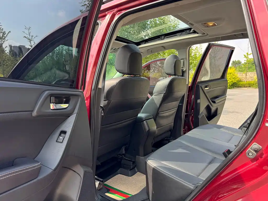 Subaru Forester 2013 — фото 10