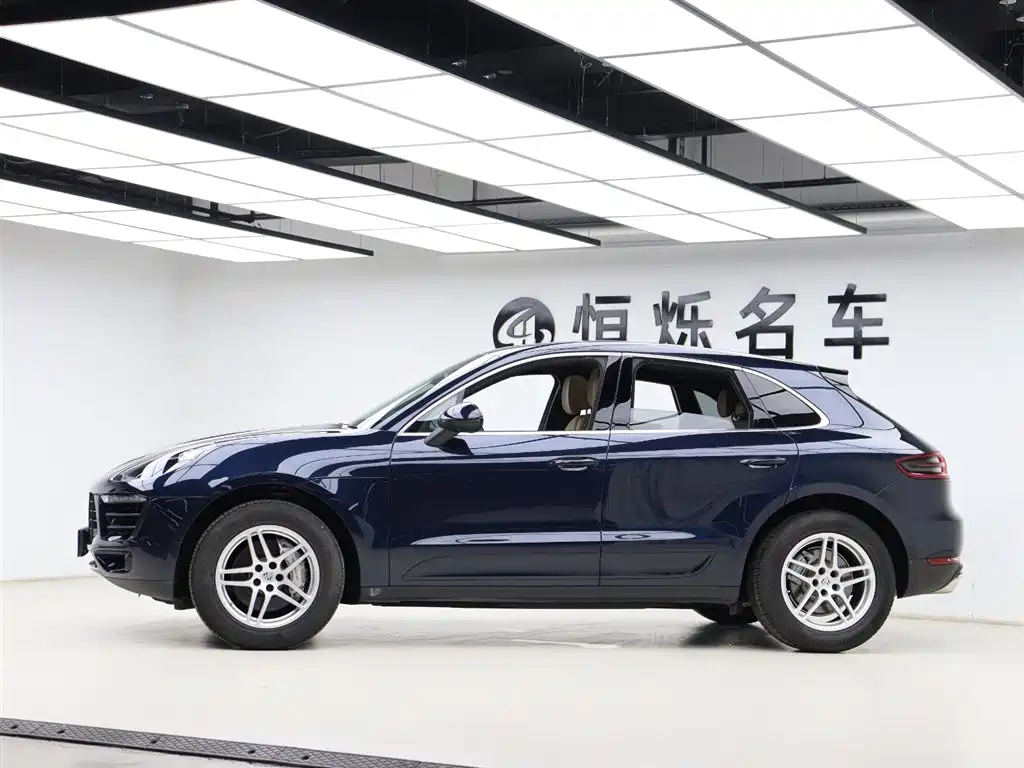 Porsche Macan 2018 — фото 33