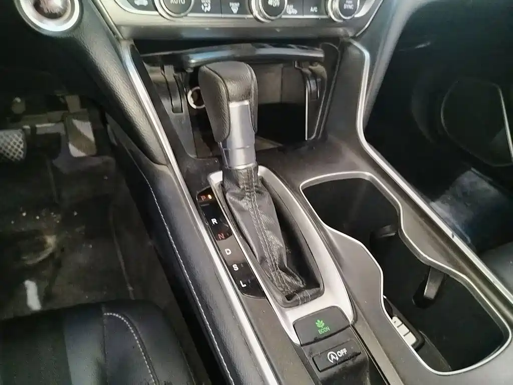Honda Accord 2019 — фото 10