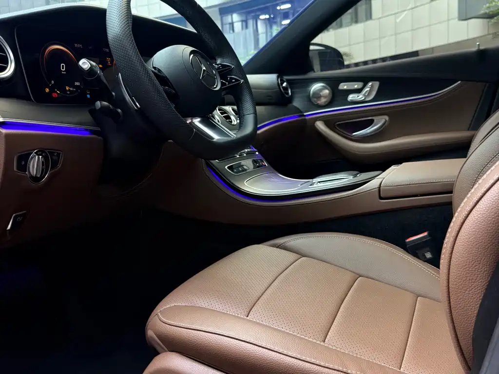 Mercedes-Benz E-Class 2023 — фото 12