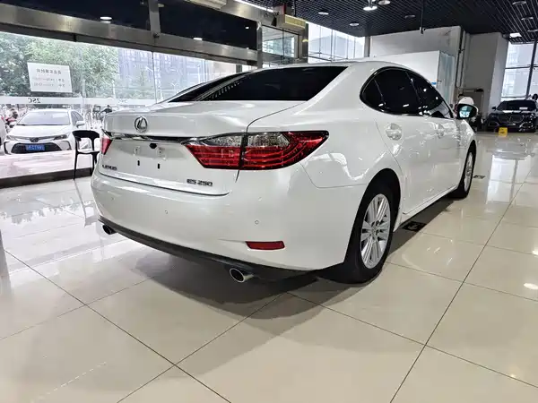 Lexus ES 2014