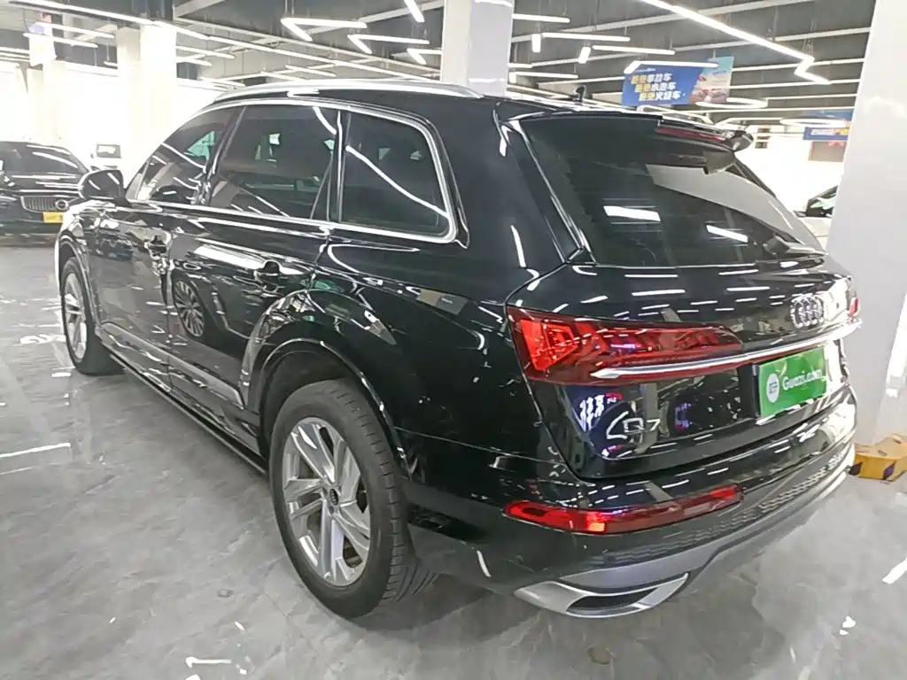 Audi Q7 2021 — фото 5