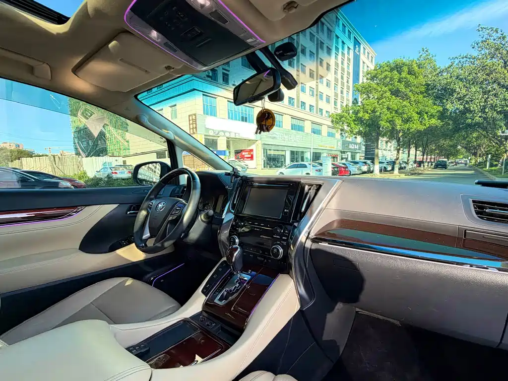 Toyota Alphard 2016 — фото 9