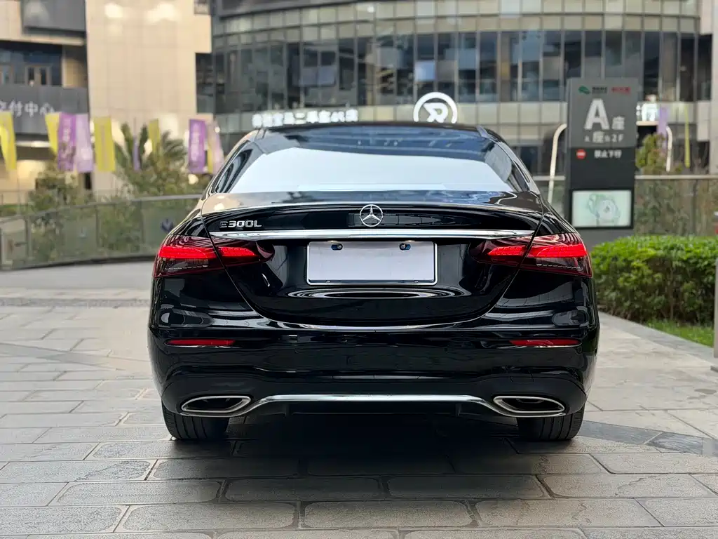 Mercedes-Benz E-Class 2023 — фото 6