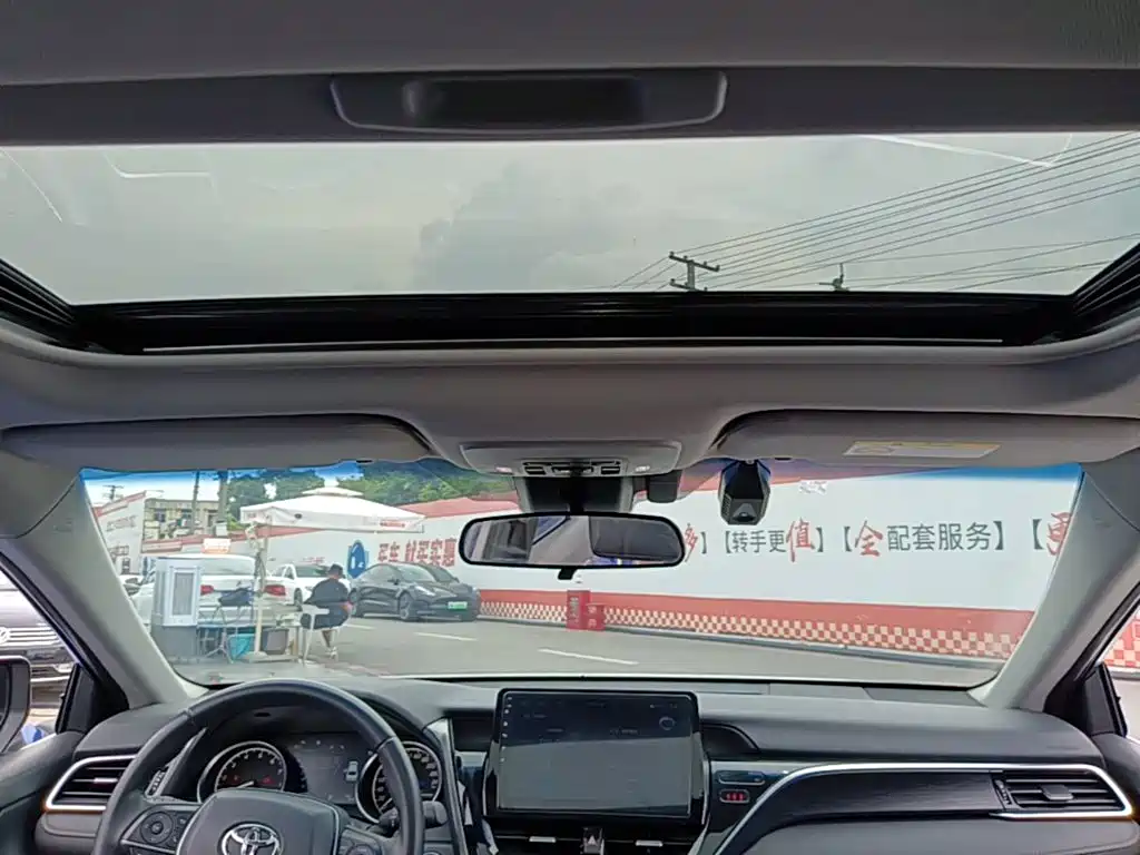 Toyota Camry 2022 — фото 18
