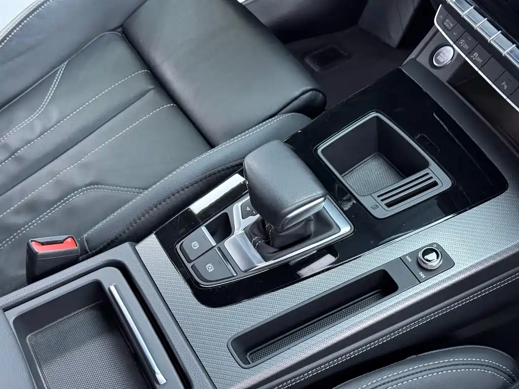 Audi Q5L 2023 — фото 12