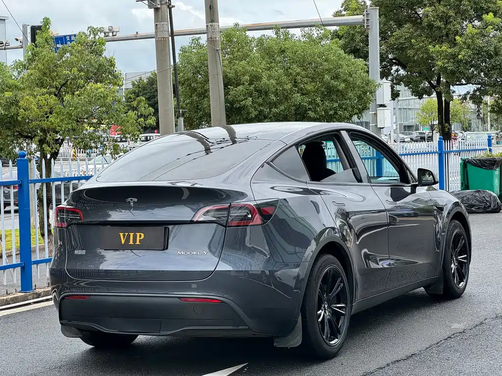 Tesla Model Y 2022 — фото 12