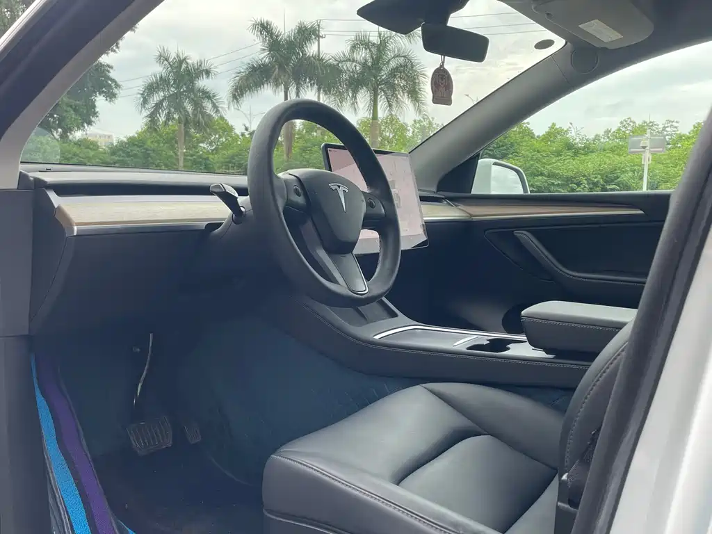 Tesla Model Y 2023 — фото 10