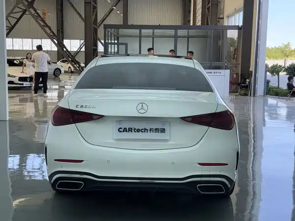 Mercedes-Benz C-Class 2024