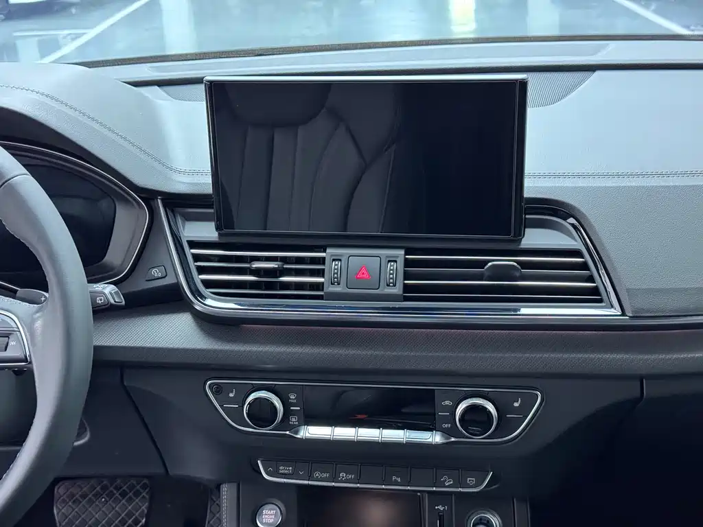Audi Q5L 2023 — фото 9