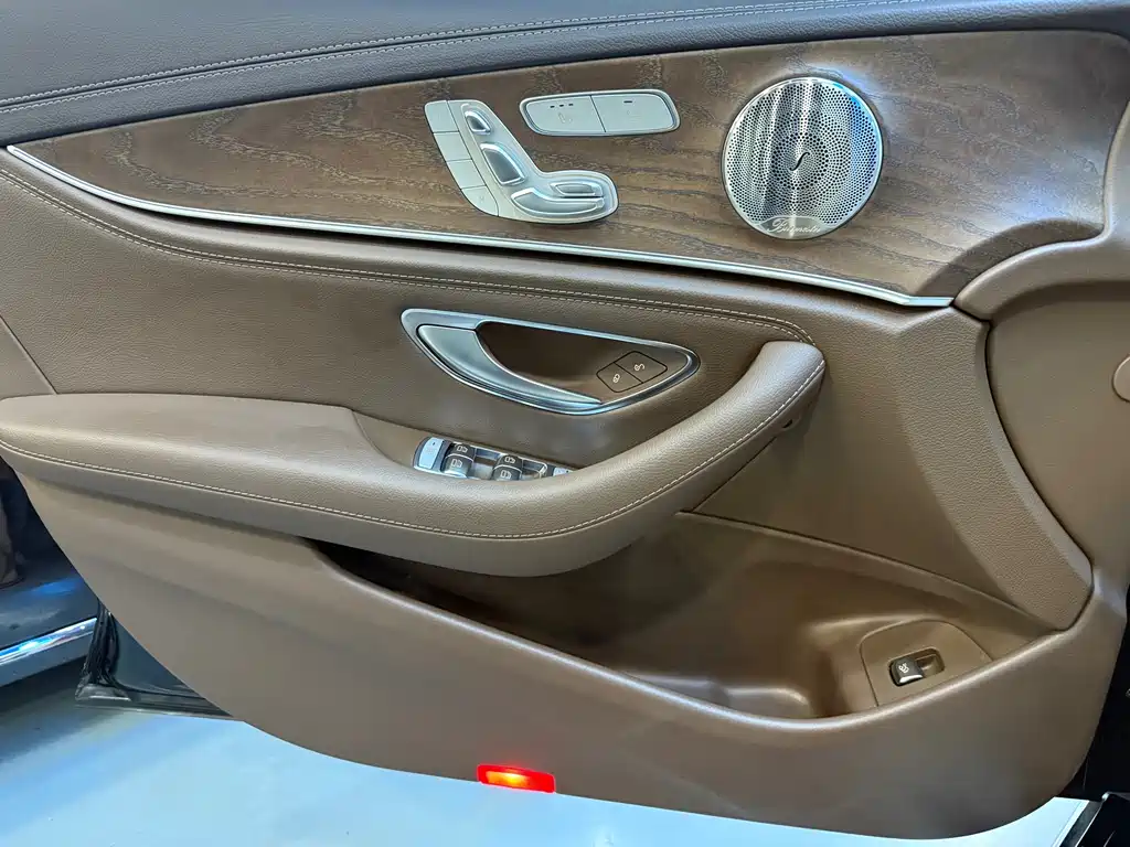 Mercedes-Benz E-Class 2022